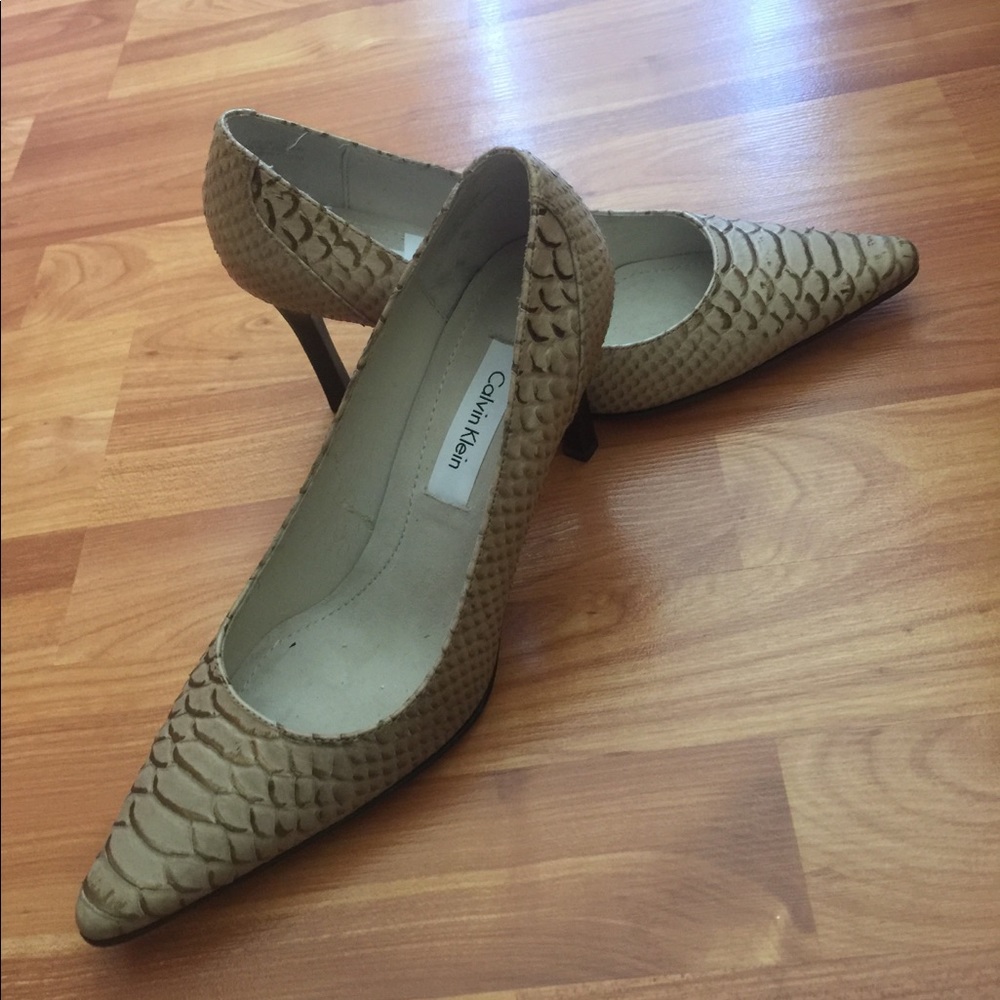 ☀️SOLD☀️Calvin Klein | Python Snake Print Heels - Picture 1 of 5